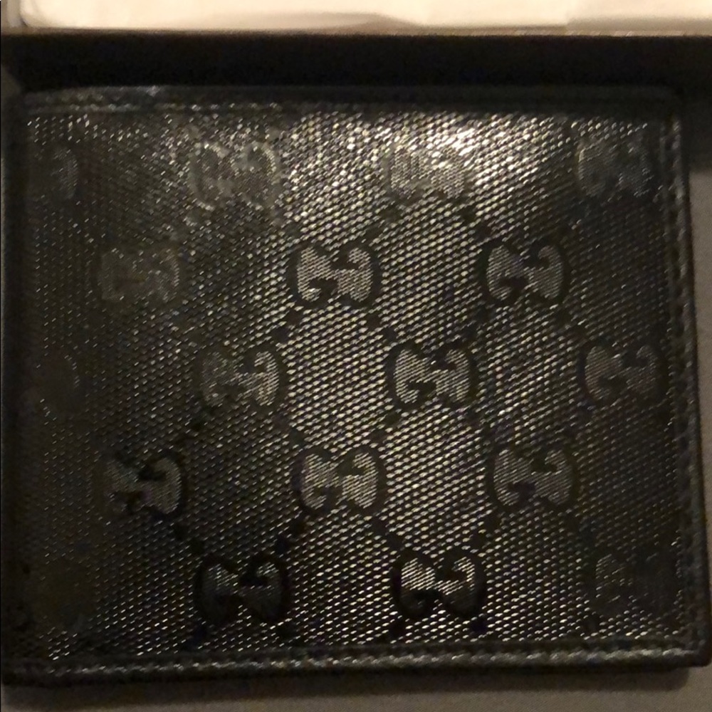 Gucci - Picture 3 of 5